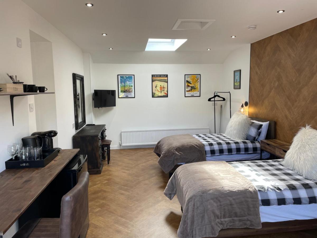 Golfers Dream Guest Suite With Onsite Golf Studio Available For Booking By Guests Strathkinness Bagian luar foto